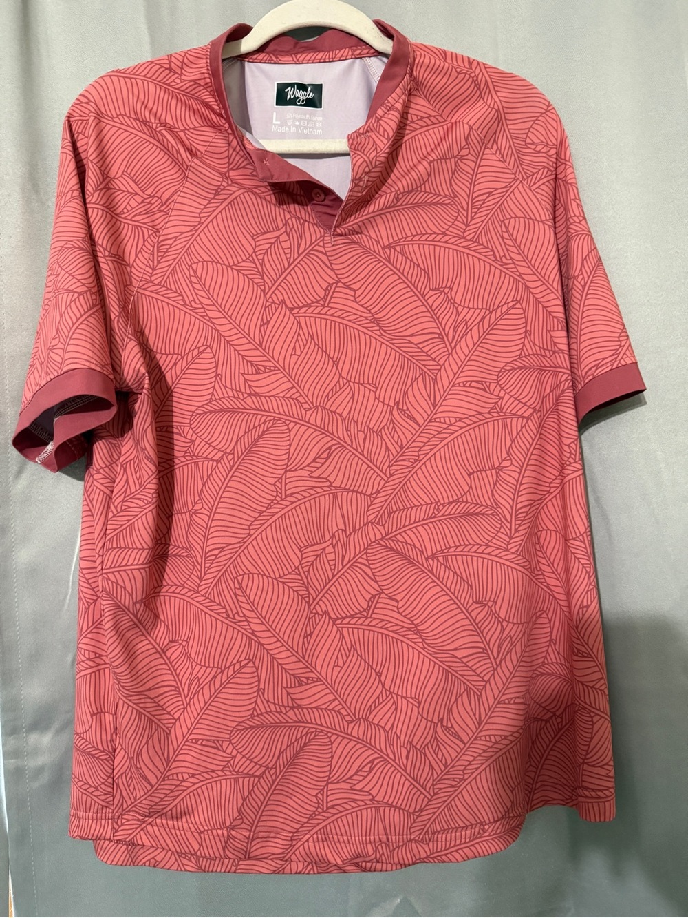 Waggle Men’s Coral Leaf-Print Polo